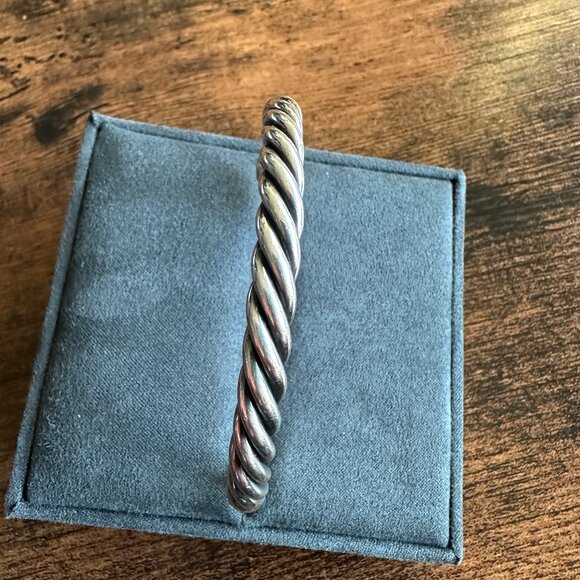 David Yurman Cable Cuff Bracelet w/ Sterling Silver & Lapis Lazuli - Medium - Picture 6 of 16